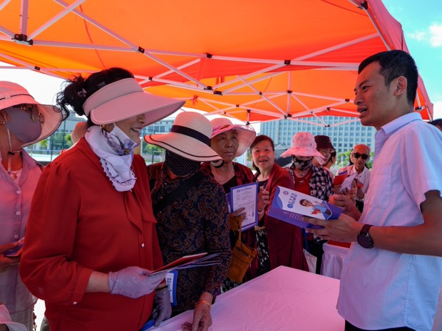 蘭州新區(qū)客戶端 | 蘭州新區(qū)開展《信訪工作條例》暨信訪工作法治化主題宣傳活動(dòng)